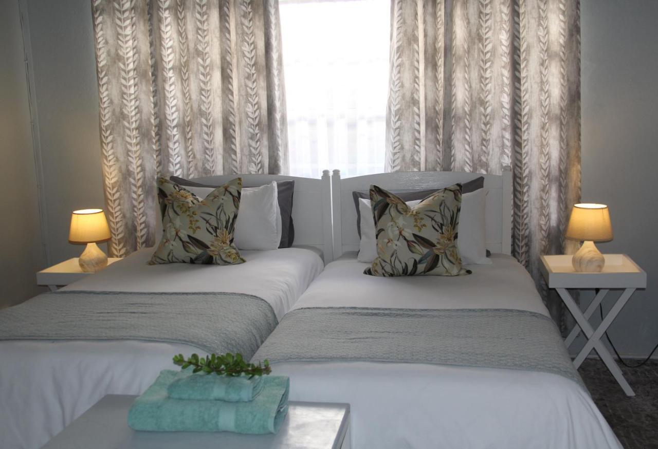 @Karoo Guesthouse Graaff-Reinet エクステリア 写真