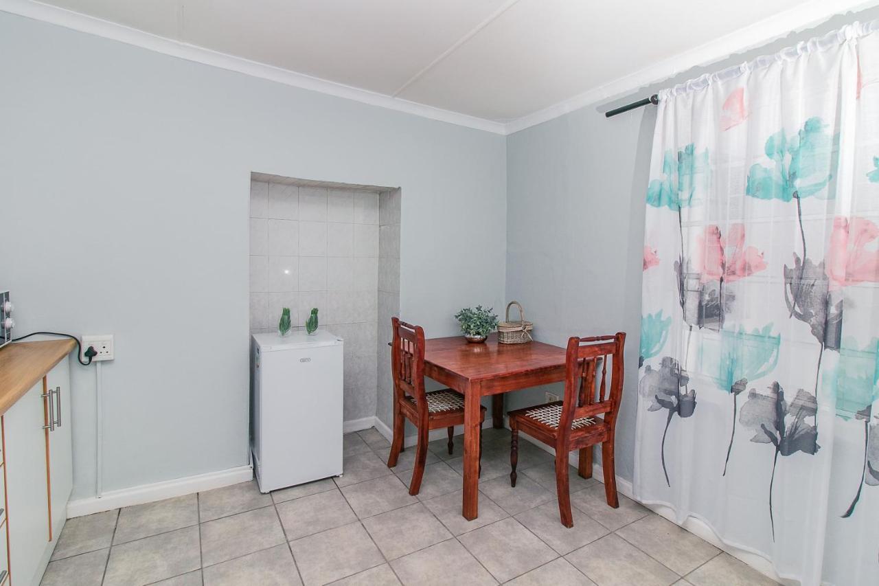 @Karoo Guesthouse Graaff-Reinet エクステリア 写真